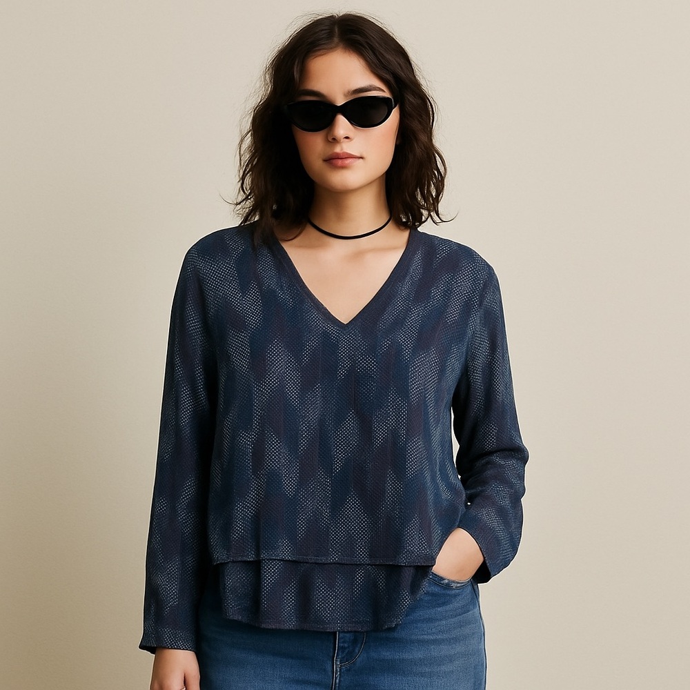 Anthropologie Cloth & Stone Blue Chevron Flowy Blouse Women’s XL Long Sleeve